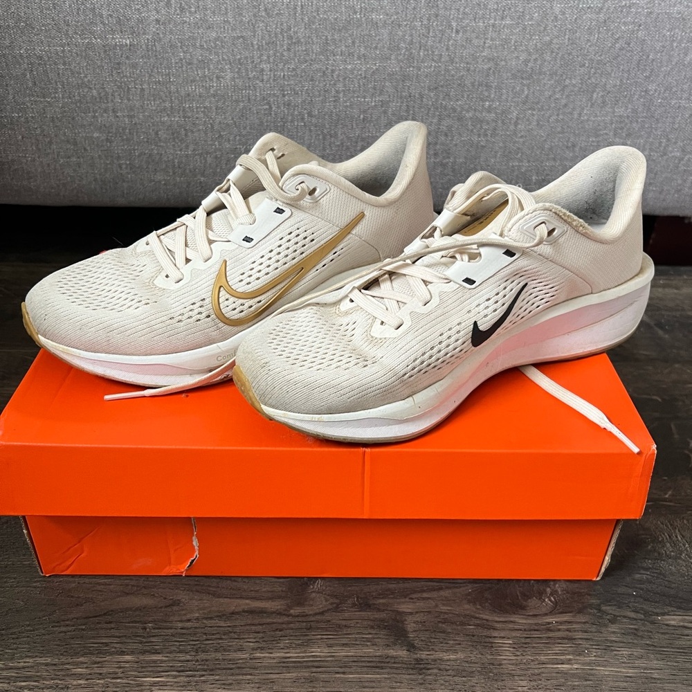 Nike Women's Quest 6 Sneakers